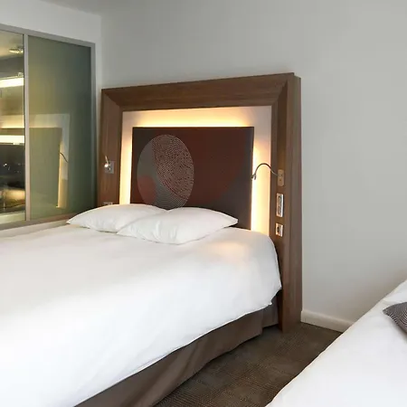 Novotel Centre Hotel 4*